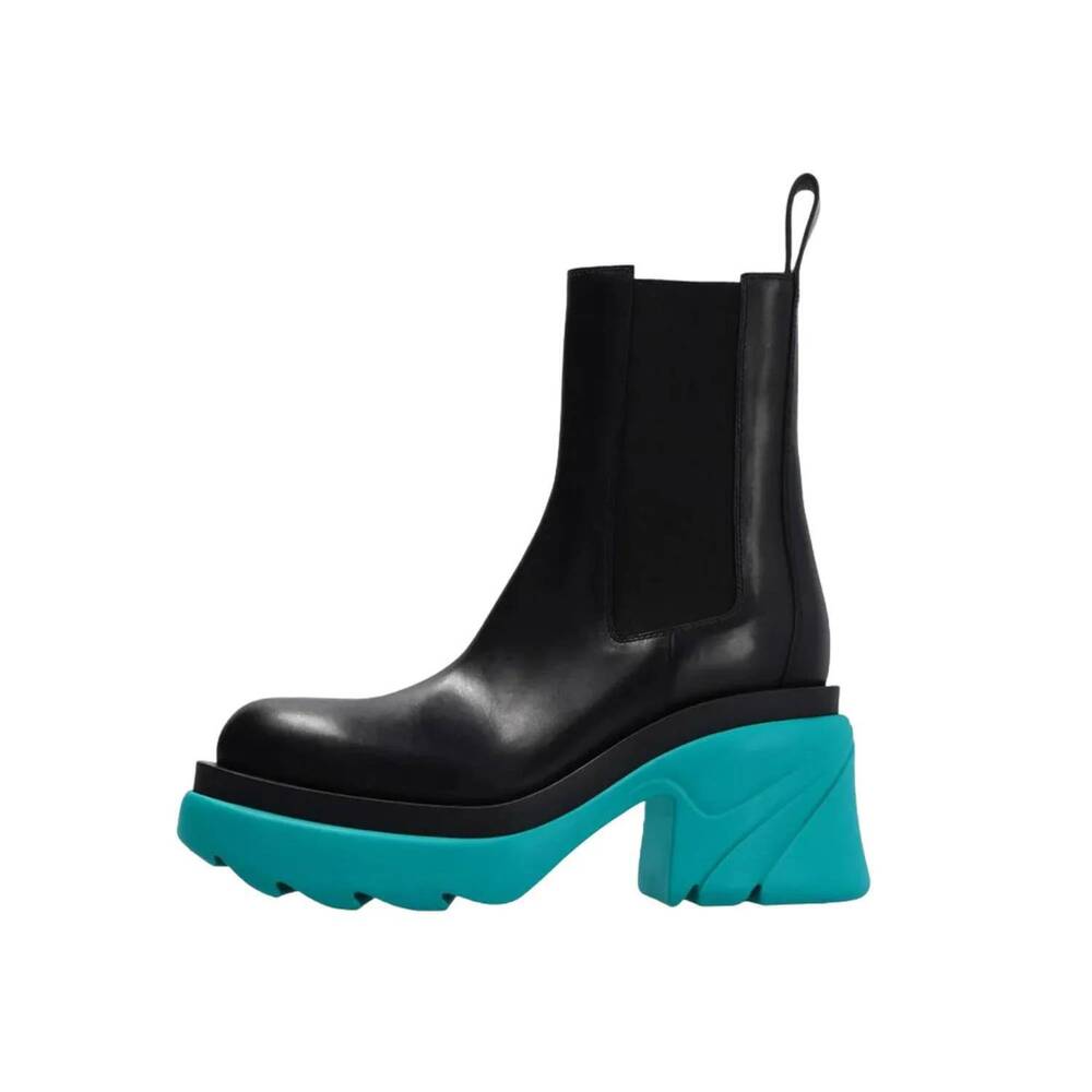 NEW BOTTEGA VENETA women's flash chelsea boots in black/blue